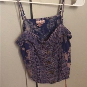 A nice crop top for summer